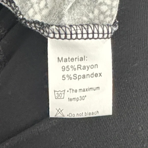 Floral Cold Shoulder Dress in Black/Blue/White Size Large - Picture 7 of 9